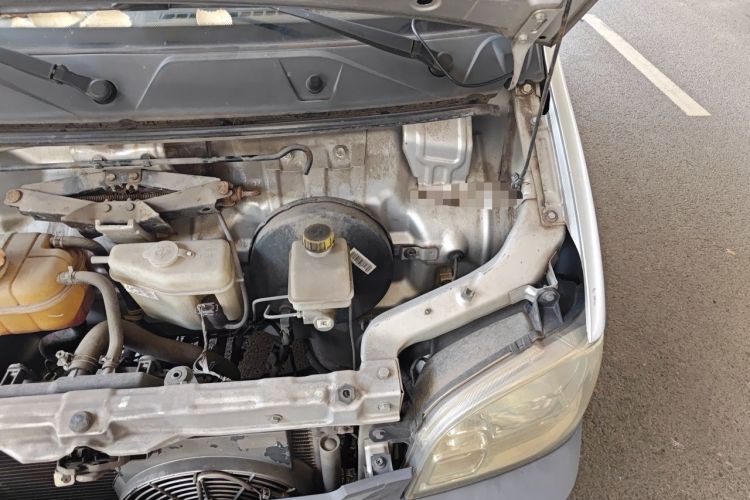 Used Wuling Zhiguang 2015 1.2L Practical LS-I Model Engine Bay Left