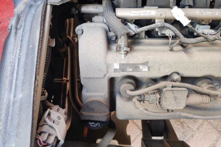 Used Wuling Zhiguang 2015 1.2L S Practical Model LSI Engine Bay Left