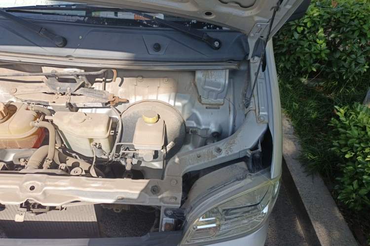 Used Wuling Zhiguang 2015 1.2L S Practical Model LSI Engine Bay Left