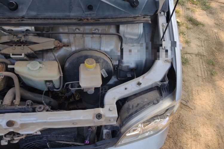 Used Wuling Zhiguang 2015 1.2L Practical LS-I Model Engine Bay Left