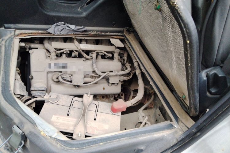 Used Wuling Zhiguang 2015 1.2L Practical LS-I Model Engine Bay Left