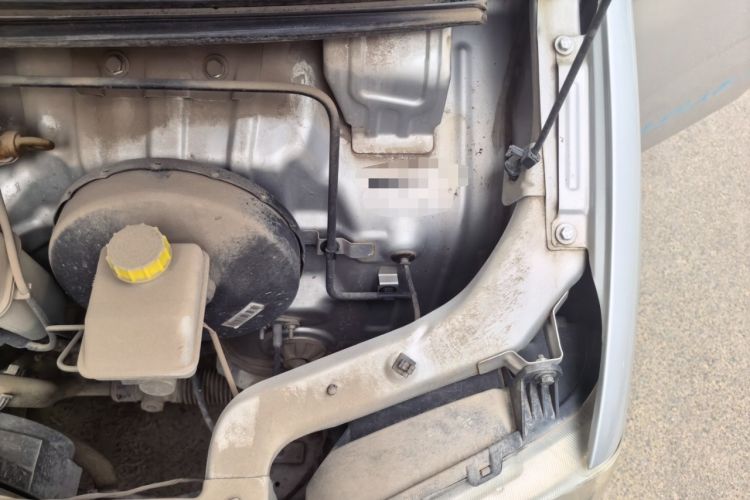 Used Wuling Zhiguang 2015 1.2L Practical LS-I Model Engine Bay Left