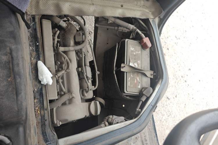Used Wuling Zhiguang 2015 1.2L Practical LS-I Model Engine Bay Left
