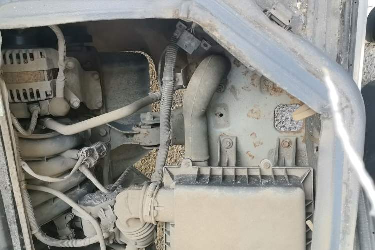 Used Wuling Zhiguang 2015 1.2L S Practical Model LSI Engine Bay Left