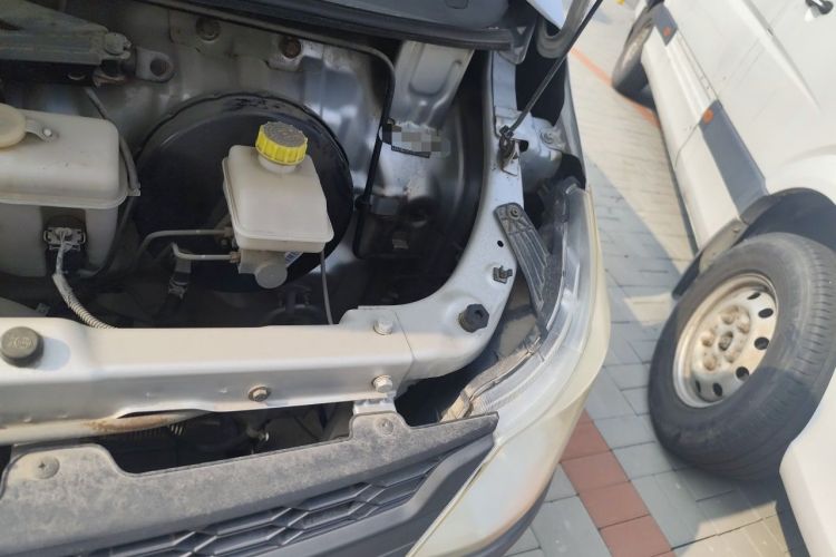 Used Wuling Zhiguang 2015 1.2L S Practical Model LSI Engine Bay Left