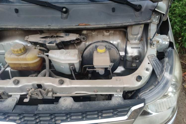 Used Wuling Zhiguang 2015 1.2L S Standard Model LSI Engine Bay Left