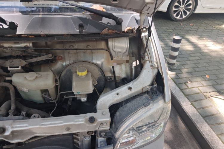 Used Wuling Zhiguang 2015 1.2L Practical LS-I Model Engine Bay Left