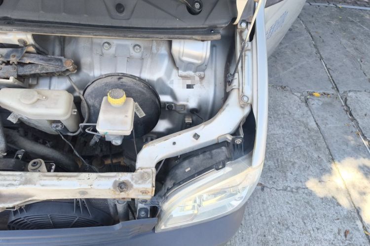 Used Wuling Zhiguang 2015 1.2L Practical LS-I Model Engine Bay Left