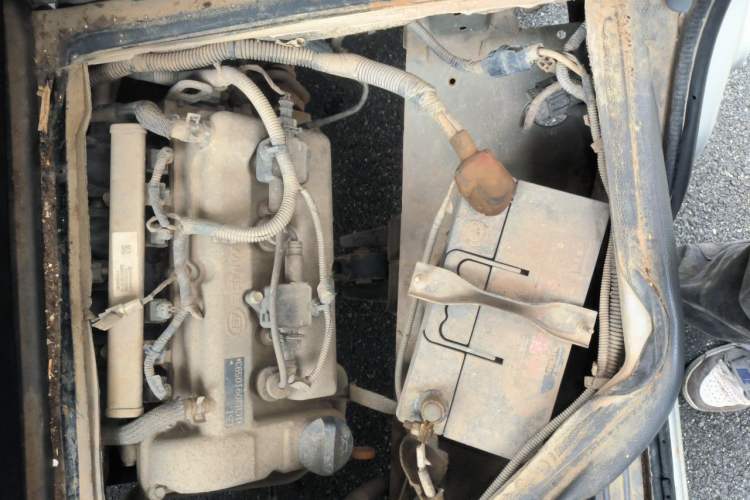 Used Wuling Zhiguang 2015 1.2L Practical LS-I Model Engine Bay Left