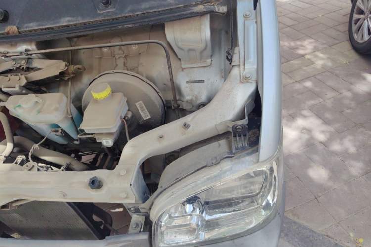 Used Wuling Zhiguang 2015 1.2L S Practical Model LSI Engine Bay Left