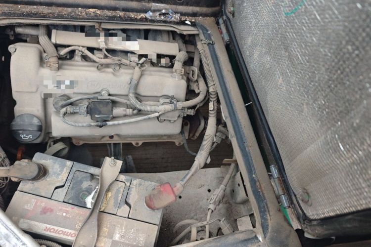 Used Wuling Zhiguang 2015 1.2L Practical LS-I Model Engine Bay Left