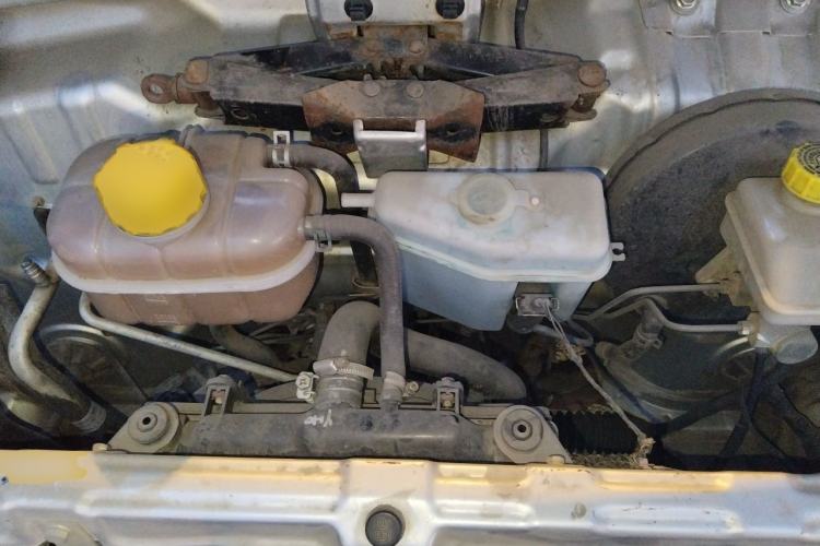 Used Wuling Zhiguang 2015 1.2L Practical LS-I Model Engine Bay