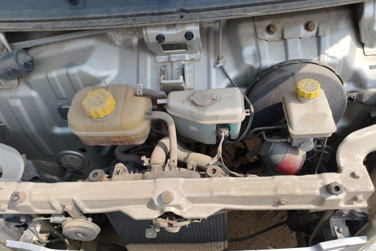 Used Wuling Zhiguang 2015 1.2L Practical LS-I Model Engine Bay