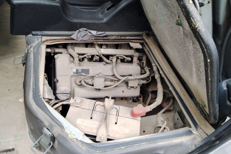 Used Wuling Zhiguang 2015 1.2L Practical LS-I Model Engine Bay