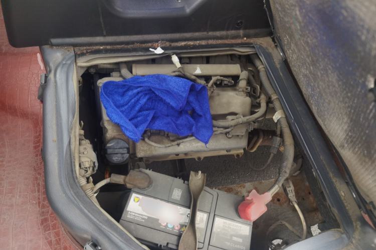Used Wuling Zhiguang 2015 1.2L Practical LS-I Model Engine Bay