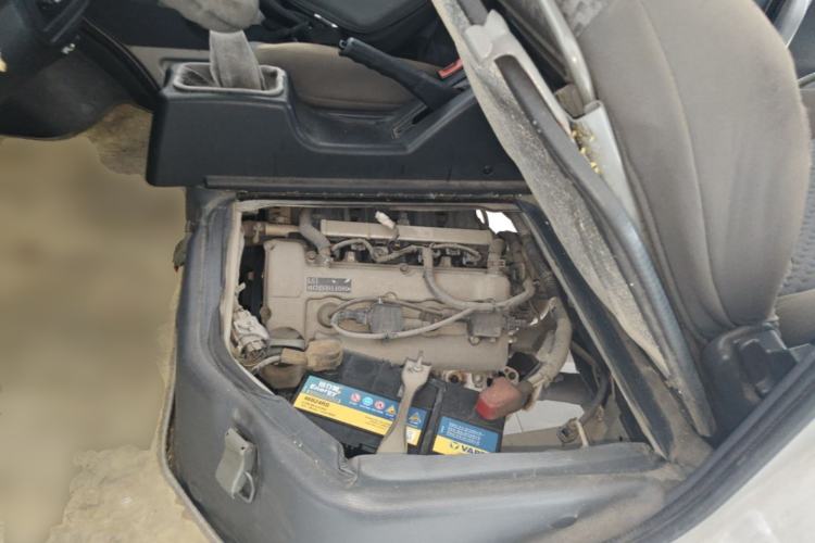Used Wuling Zhiguang 2015 1.2L Practical LS-I Model Engine Bay