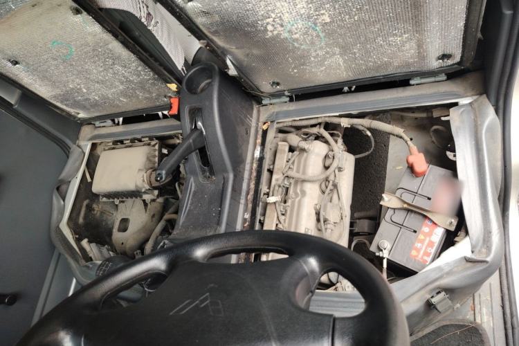 Used Wuling Zhiguang 2015 1.2L Practical LS-I Model Engine Bay