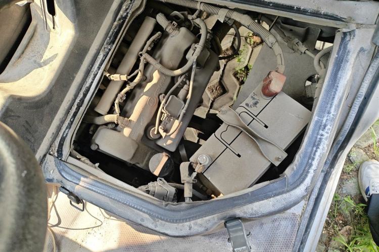 Used Wuling Zhiguang 2015 1.2L Practical LS-I Model Engine Bay