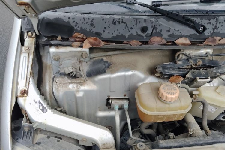 Used Wuling Zhiguang 2015 1.2L Practical LS-I Model Engine Bay Right