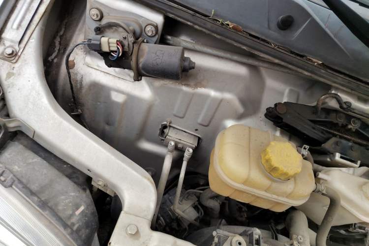 Used Wuling Zhiguang 2015 1.2L Practical LS-I Model Engine Bay Right