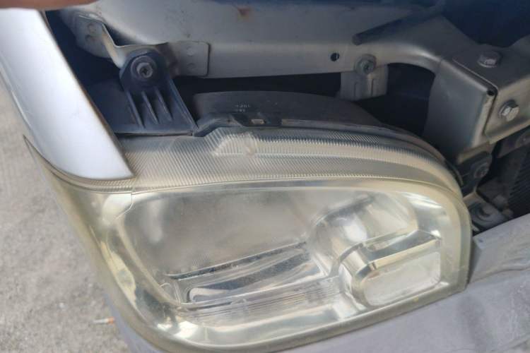 Used Wuling Zhiguang 2015 1.2L Practical LS-I Model Engine Bay Right