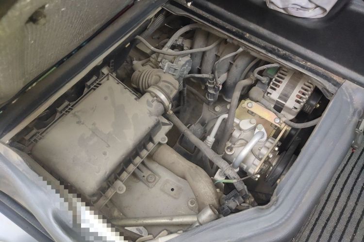 Used Wuling Zhiguang 2015 1.2L Practical LS-I Model Engine Bay Right