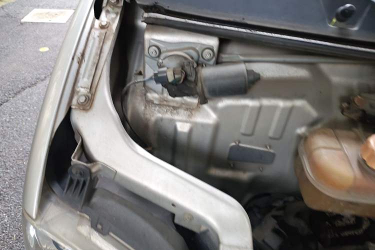 Used Wuling Zhiguang 2015 1.2L Practical LS-I Model Engine Bay Right