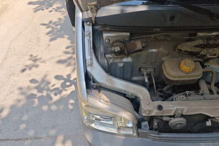 Used Wuling Zhiguang 2015 1.2L Practical LS-I Model Engine Bay Right