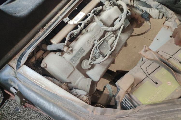 Used Wuling Zhiguang 2015 1.2L Practical LS-I Model Engine Bay Right