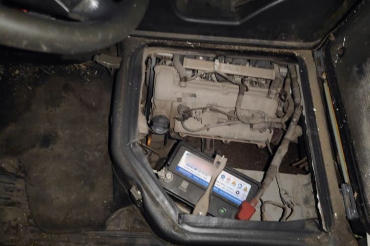 Used Wuling Zhiguang 2015 1.2L Practical LS-I Model Engine Bay Right