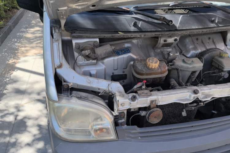 Used Wuling Zhiguang 2015 1.2L Practical LS-I Model Engine Bay Right
