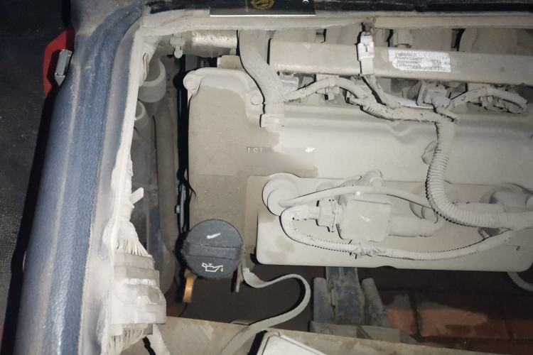 Used Wuling Zhiguang 2015 1.2L Practical LS-I Model Engine Bay Right