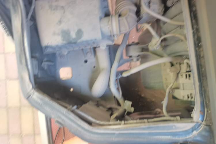 Used Wuling Zhiguang 2015 1.2L S Standard Model LSI Engine Bay Right