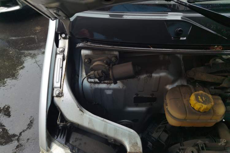 Used Wuling Zhiguang 2015 1.2L S Practical Model LSI Engine Bay Right