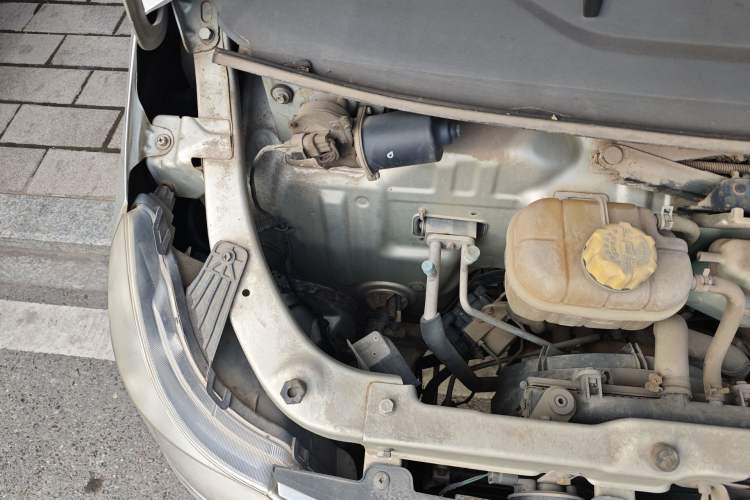 Used Wuling Zhiguang 2015 1.2L S Practical Model LSI Engine Bay Right