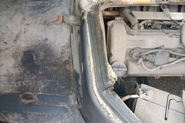 Used Wuling Zhiguang 2015 1.2L Practical LS-I Model Engine Bay Right