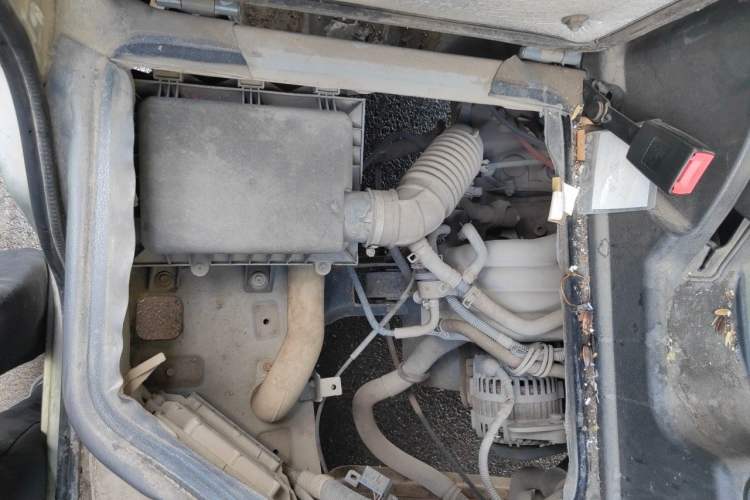 Used Wuling Zhiguang 2015 1.2L Practical LS-I Model Engine Bay Right