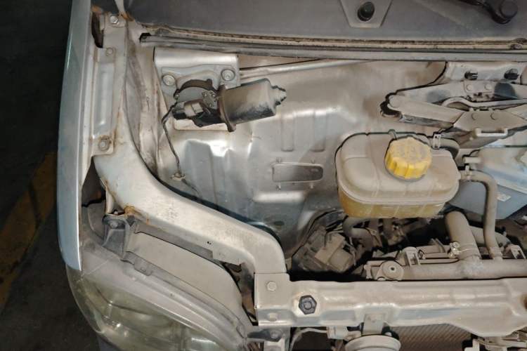 Used Wuling Zhiguang 2015 1.2L Practical LS-I Model Engine Bay Right