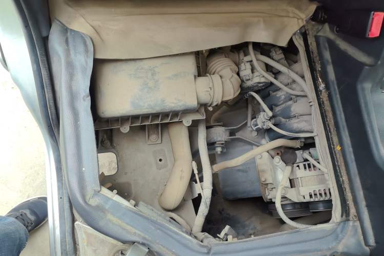 Used Wuling Zhiguang 2015 1.2L Practical LS-I Model Engine Bay Right