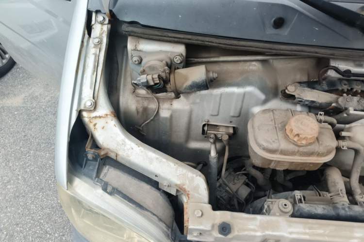 Used Wuling Zhiguang 2015 1.2L Practical LS-I Model Engine Bay Right