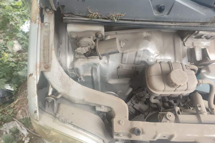 Used Wuling Zhiguang 2015 1.2L Practical LS-I Model Engine Bay Right