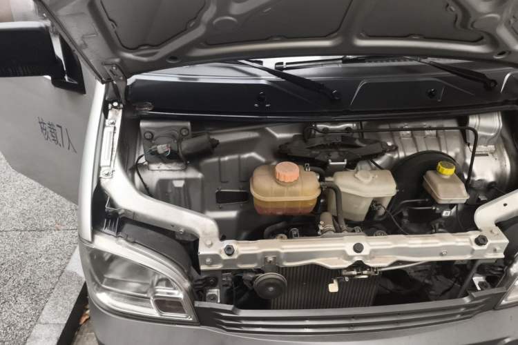 Used Wuling Zhiguang 2015 1.2L S Practical Model LSI Engine Bay Right