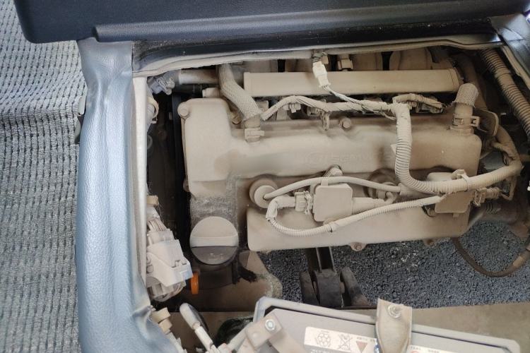 Used Wuling Zhiguang 2015 1.2L Practical LS-I Model Engine Bay Right