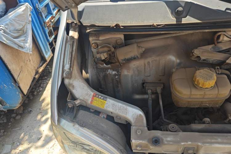 Used Wuling Zhiguang 2015 1.2L Practical LS-I Model Engine Bay Right