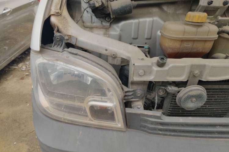 Used Wuling Zhiguang 2015 1.2L Practical LS-I Model Engine Bay Right