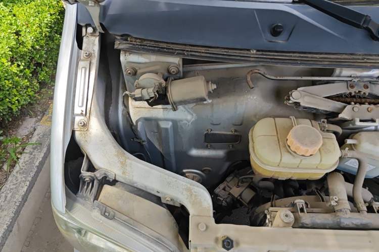 Used Wuling Zhiguang 2015 1.2L Practical LS-I Model Engine Bay Right
