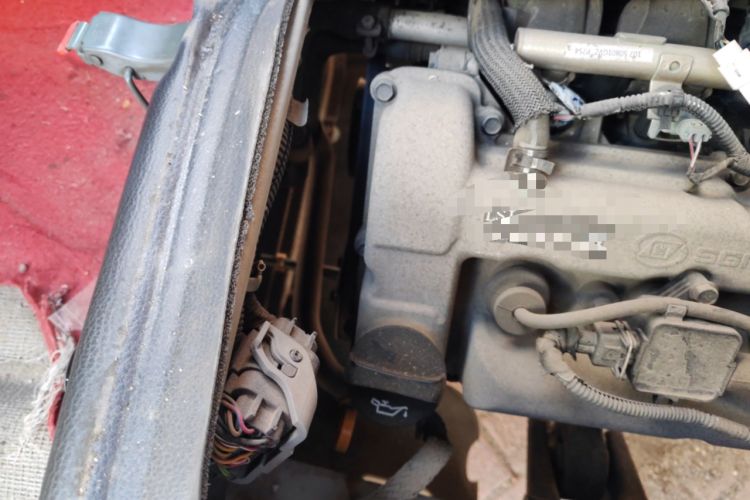 Used Wuling Zhiguang 2015 1.2L S Practical Model LSI Engine Bay Right