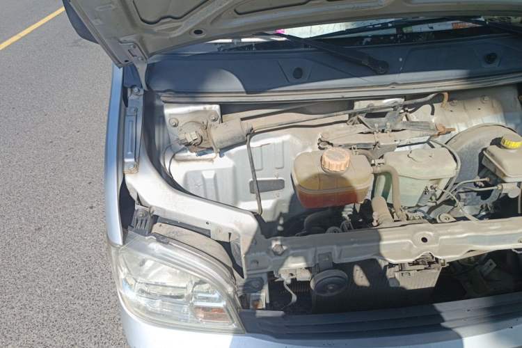 Used Wuling Zhiguang 2015 1.2L S Practical Model LSI Engine Bay Right