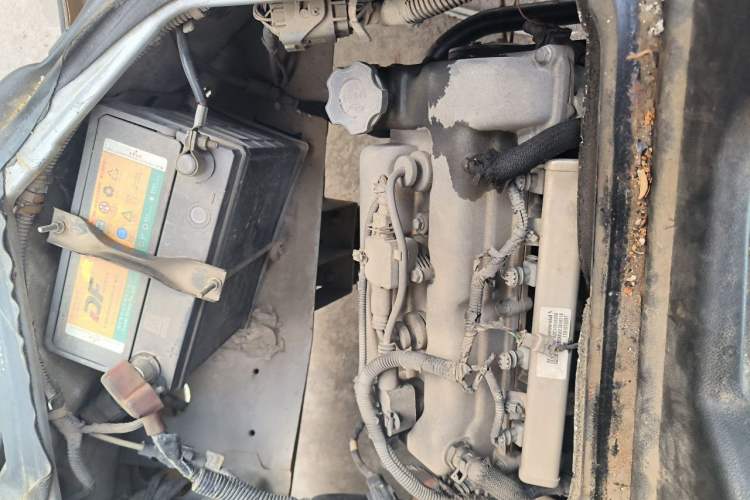 Used Wuling Zhiguang 2015 1.2L Practical LS-I Model Engine Bay Right
