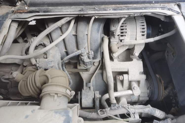 Used Wuling Zhiguang 2015 1.2L S Practical Model LSI Engine Bay Right